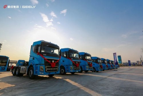 Geely+methanol+trucks+Anyang.jpg