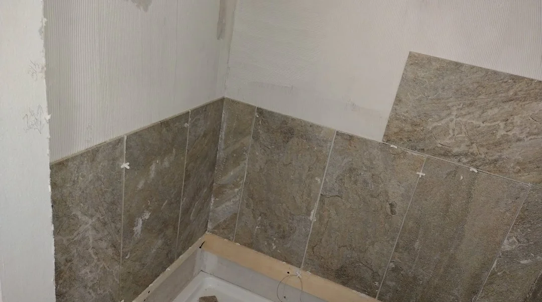OLD BATHROOM.jpg