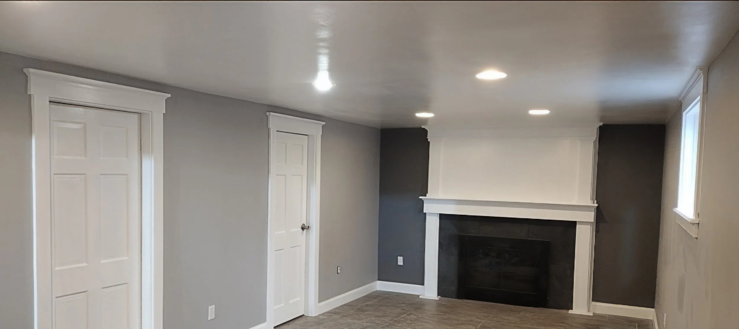 room complete LL OH with fire place no tools.jpg