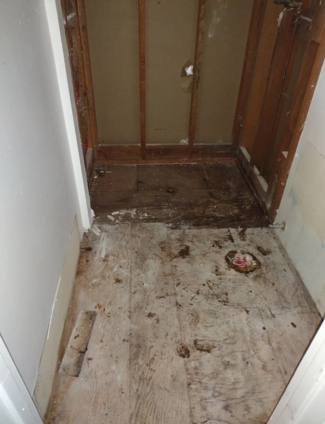 dirty demo old shower for before oh ul.jpg