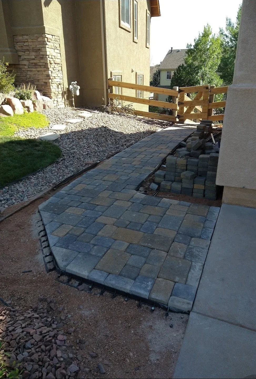 11_After_Finished_Walkway_And_Rock_Border.jpg