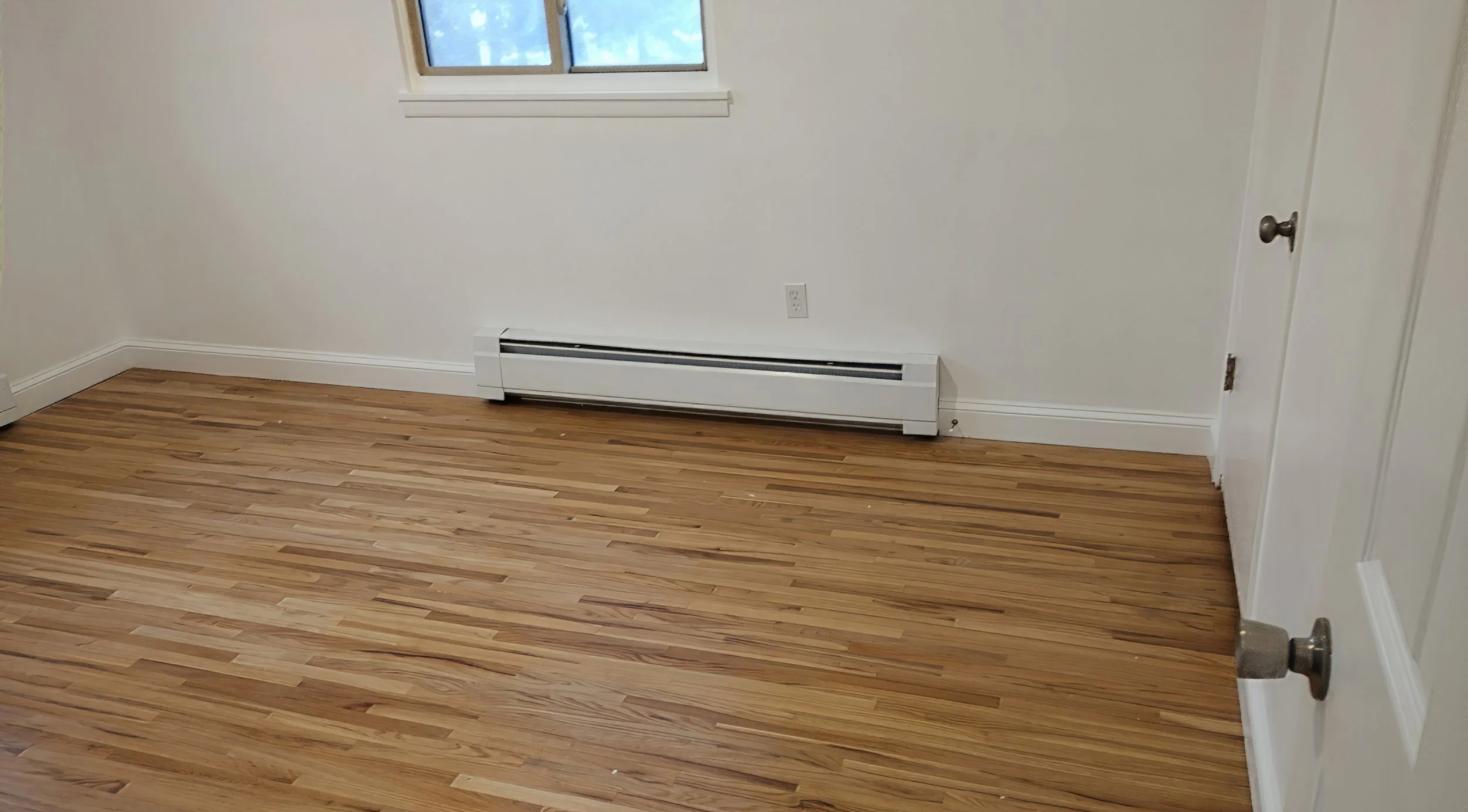 TRIM AND FLOOR AND PAINT AND BASE COMPLETE UL OH.jpg