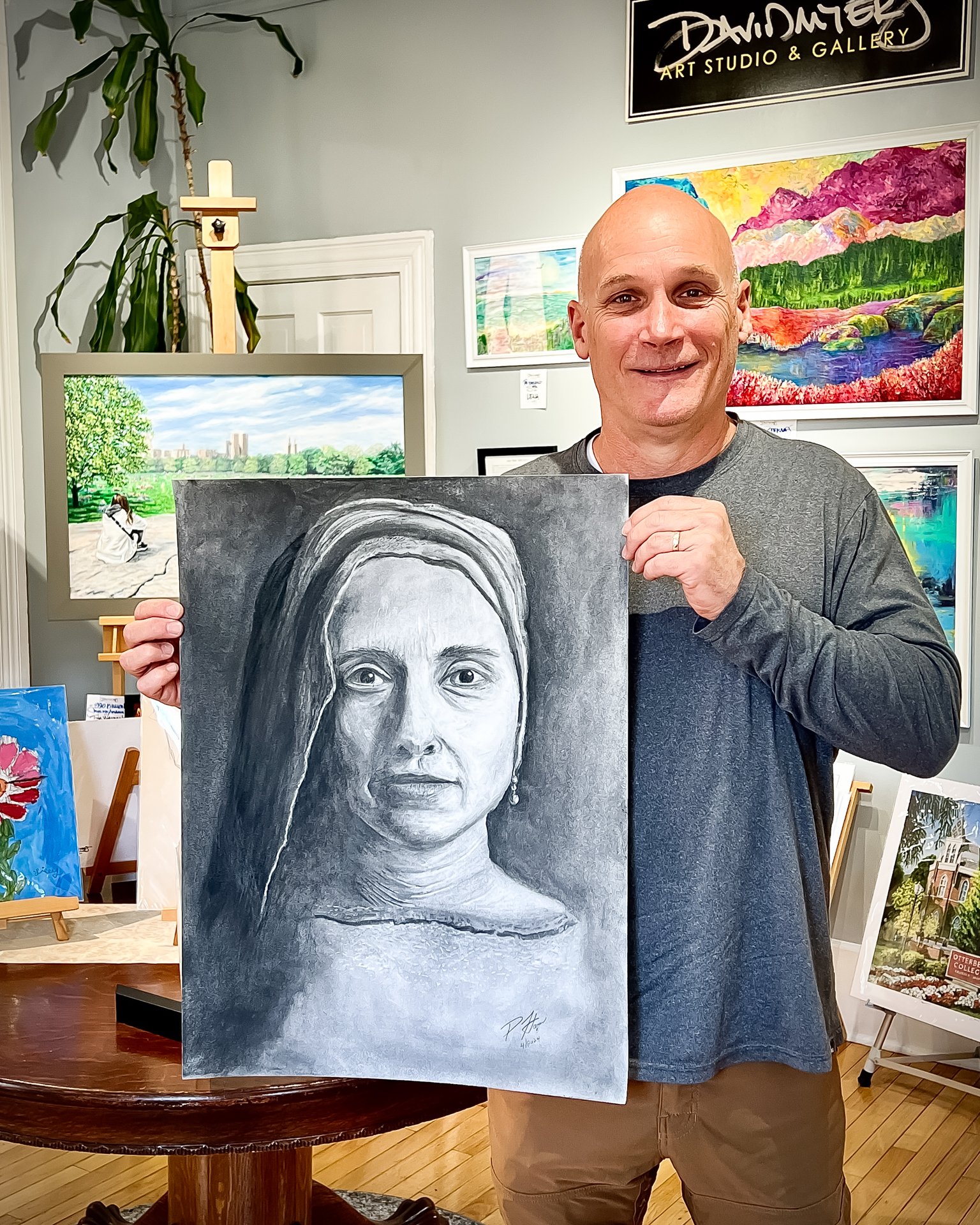 Studio Artist Pat Hogan with his charcoal illustration of Mother Mary in &ldquo;The Chosen&rdquo;as portrayed by Vanessa Benavente. 

#TheChosen #VanessaBenavente #MotherMary #PrivateArtInstruction #Mentoring #CreateEmbraceInspire #ArtintheHeartofUpt