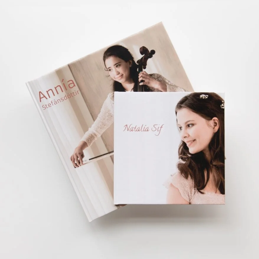   Myndabók með álímdri kápu. 20x20 eða 30x30cm. 20+ myndir  