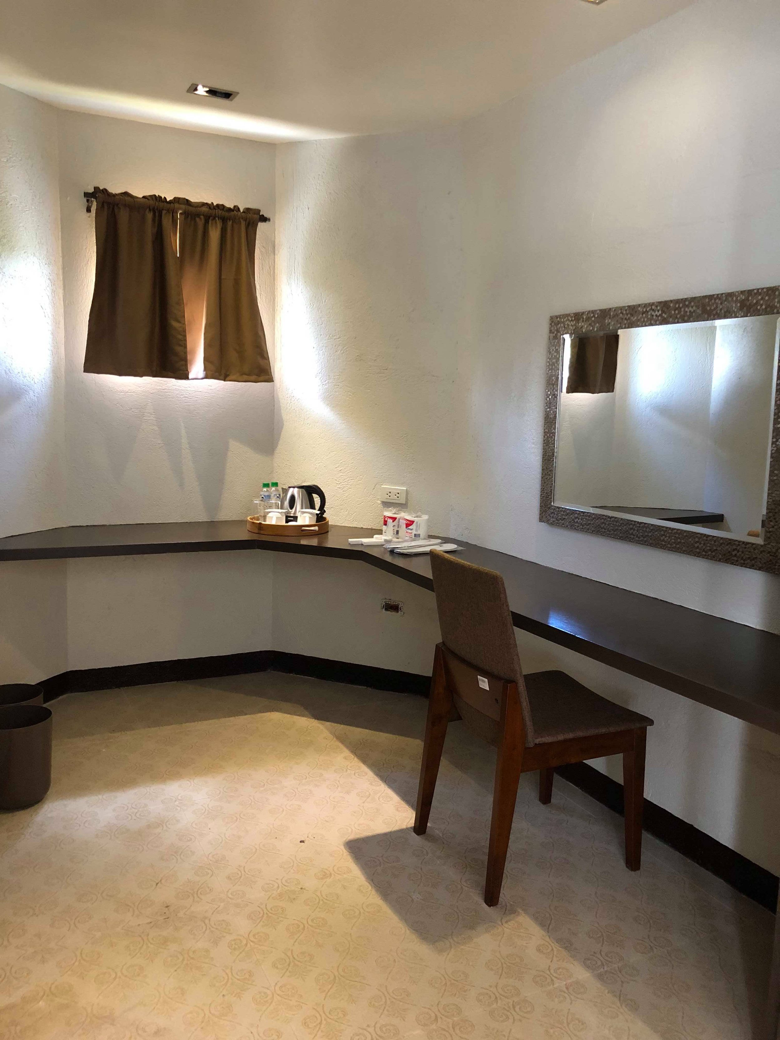 MARIKIT SUITE 3 AREA.jpg