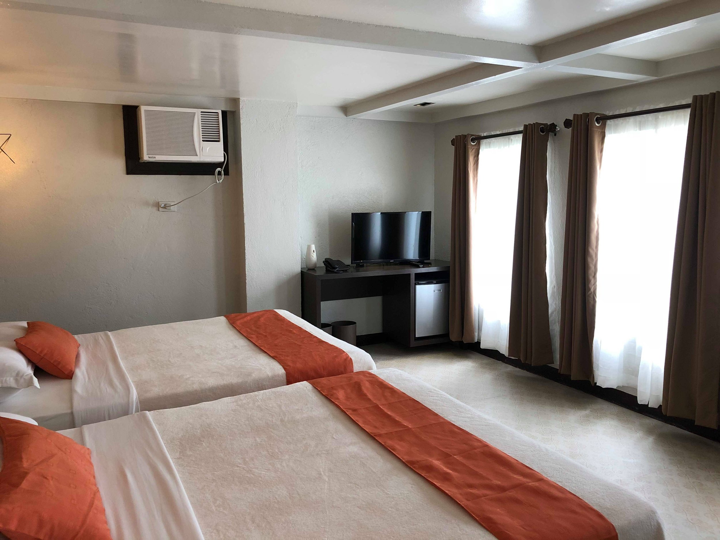 MARIKIT SUITE 1.jpg