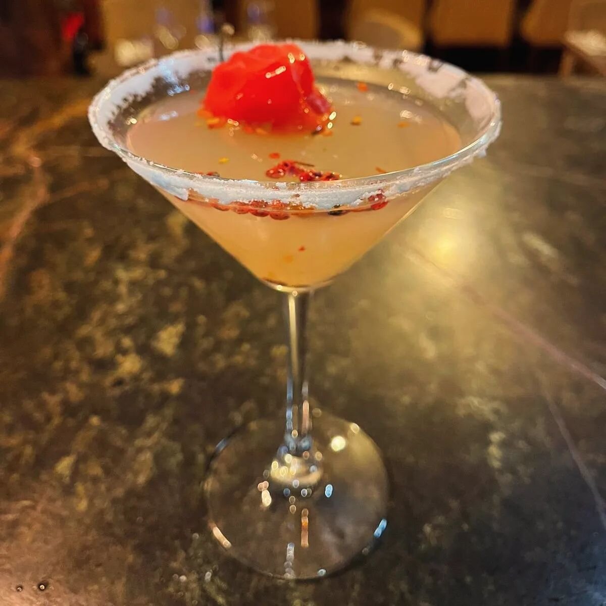 Christmas eve drink 🍸spicy margarita #christmas #christmasparty #christmasdrinks #vigiliadinatale #italianrestaurant #posilliporestaurant #ristoranteitaliano #foodandwine #goodfood #drinks #loveitaly