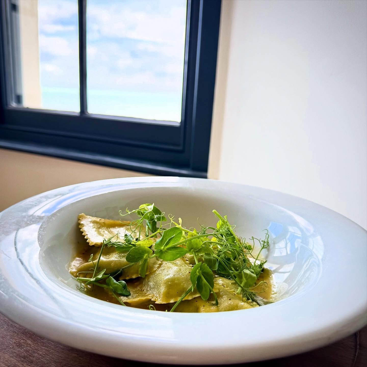 Pasta parcels of joy &rarr; our Bauletti 🤌🏼

Ravioli stuffed with caciocavallo cheese and wild broccoli in a sage and butter sauce 🧈

#PosillipoRestaurant #ItalianCuisine #Bauletti #Ravioli