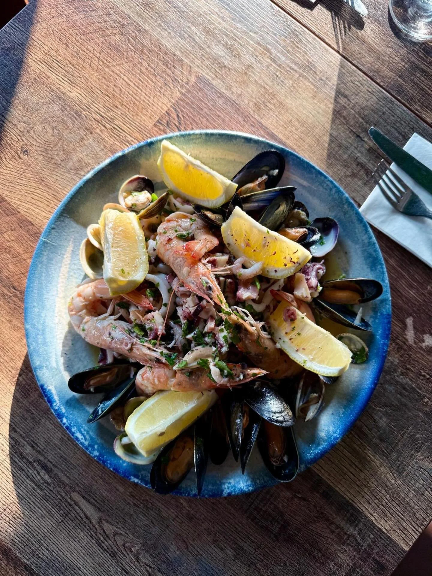 Taste summer on a plate! ☀️

Our Seafood Salad is bursting with the freshest catch, the perfect bite for sunny days at Posillipo 🐚

Join us at Posillipo and let the seaside flavours take you away ⛵

#SeafoodSalad #SummerSpecial #PosillipoRestaurant 