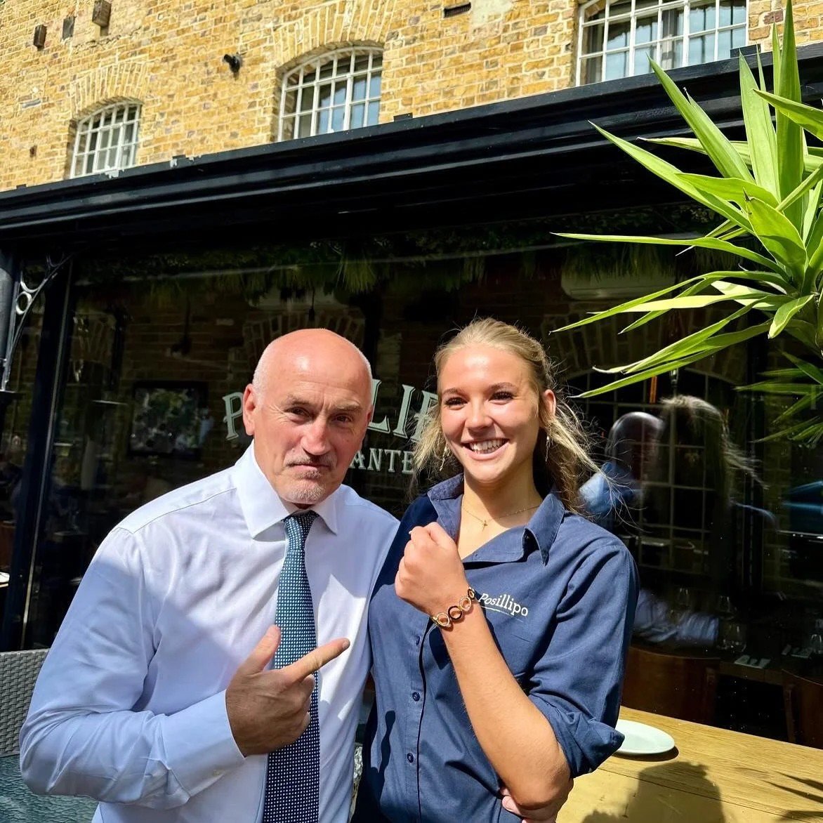 Look who popped in our Faversham restaurant for a visit! 🌟

Our lovely Emily had the pleasure of meeting the legendary Barry McGuigan world champion boxer, and a recent star of I&rsquo;m a Celebrity&hellip; Get Me Out of Here! 📺

Always a knockout 