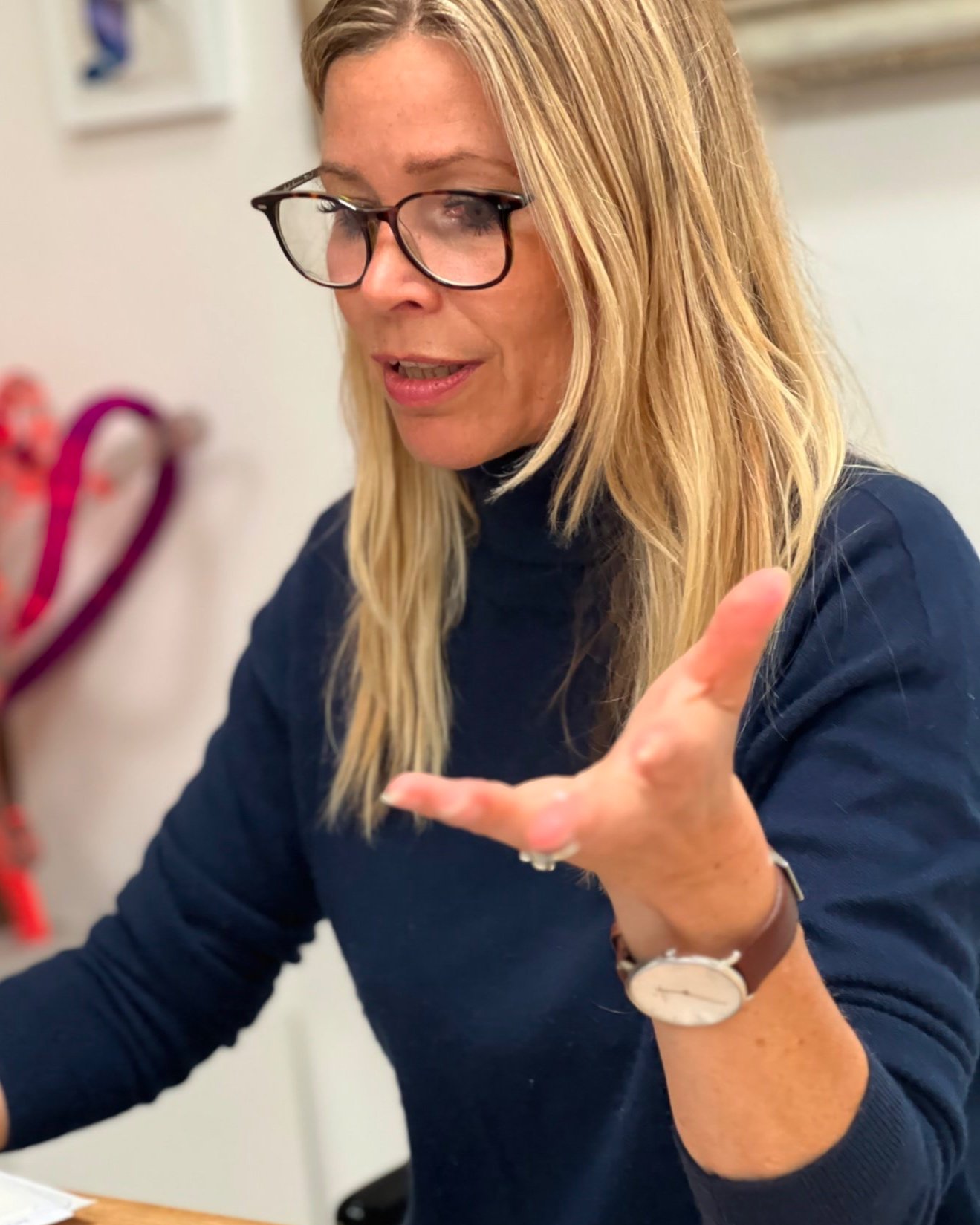linda albinsson nutritionist, consulting a client (Copy)