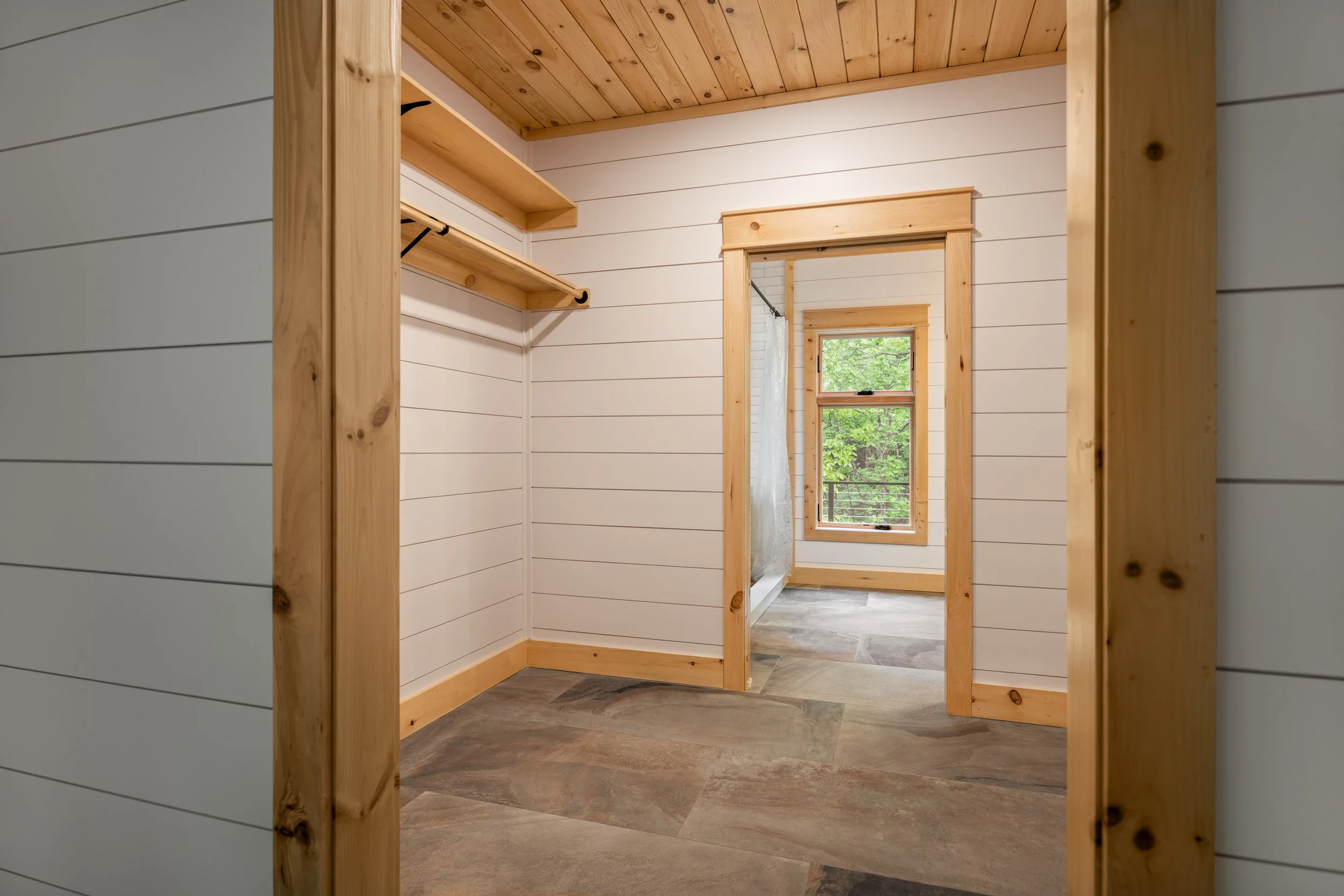 The inside glimpse of a custom mountain home built by Tectonics Builders. Thoughtfully designed to complement the natural landscape while delivering modern comfort and exceptional craftsmanship.