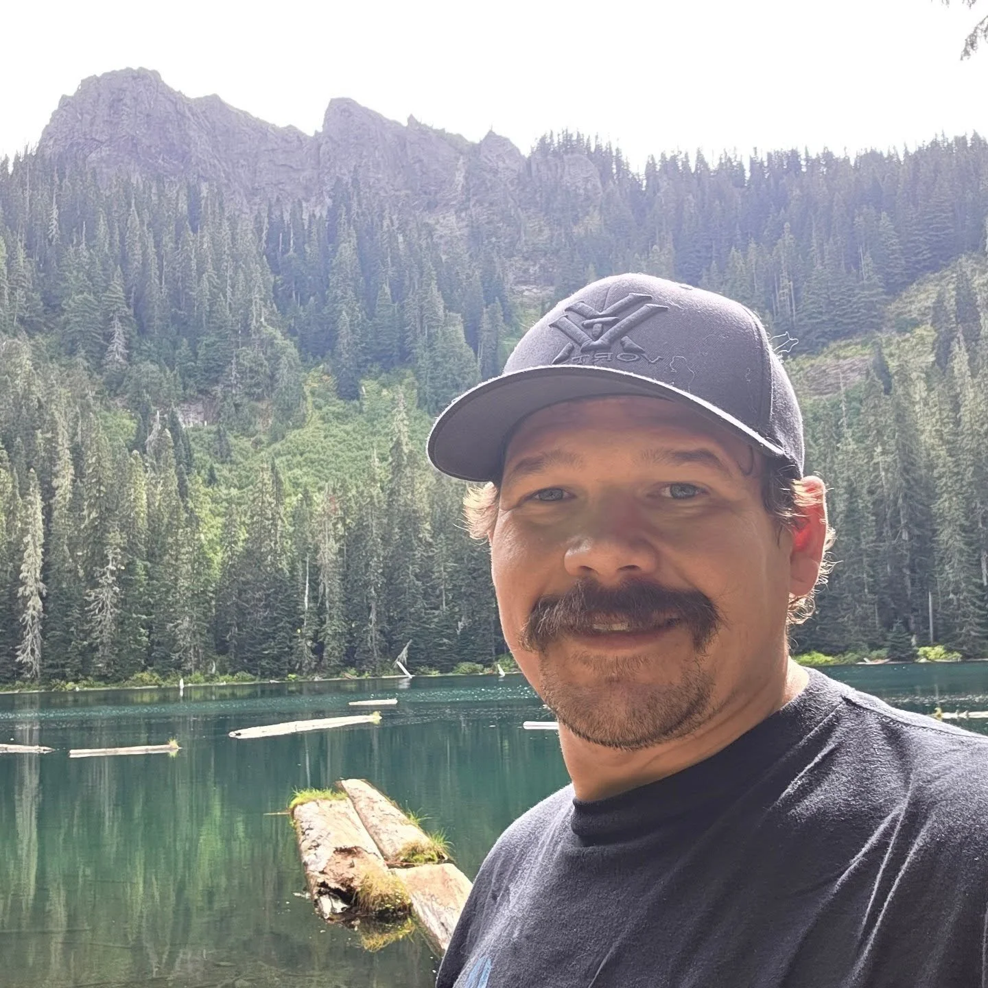 Lake action

#backpacking