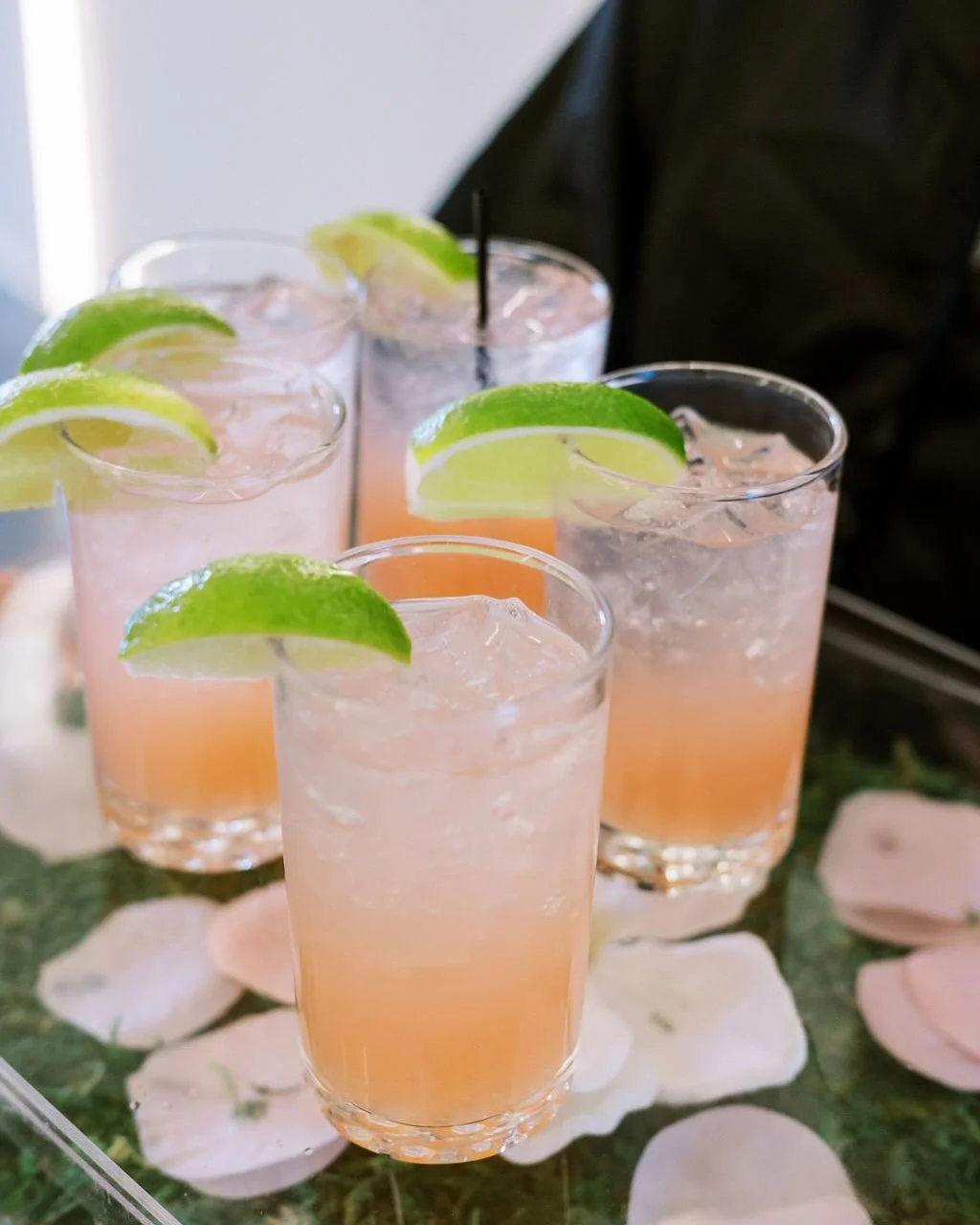 From champagne sippers to crowd-favorite cocktails, welcome drinks are more than a pretty pour&mdash;they&rsquo;re a warm hello.✨ They help guests settle in, spark conversation, and set the tone for a celebration to remember. We&rsquo;ll make sure th