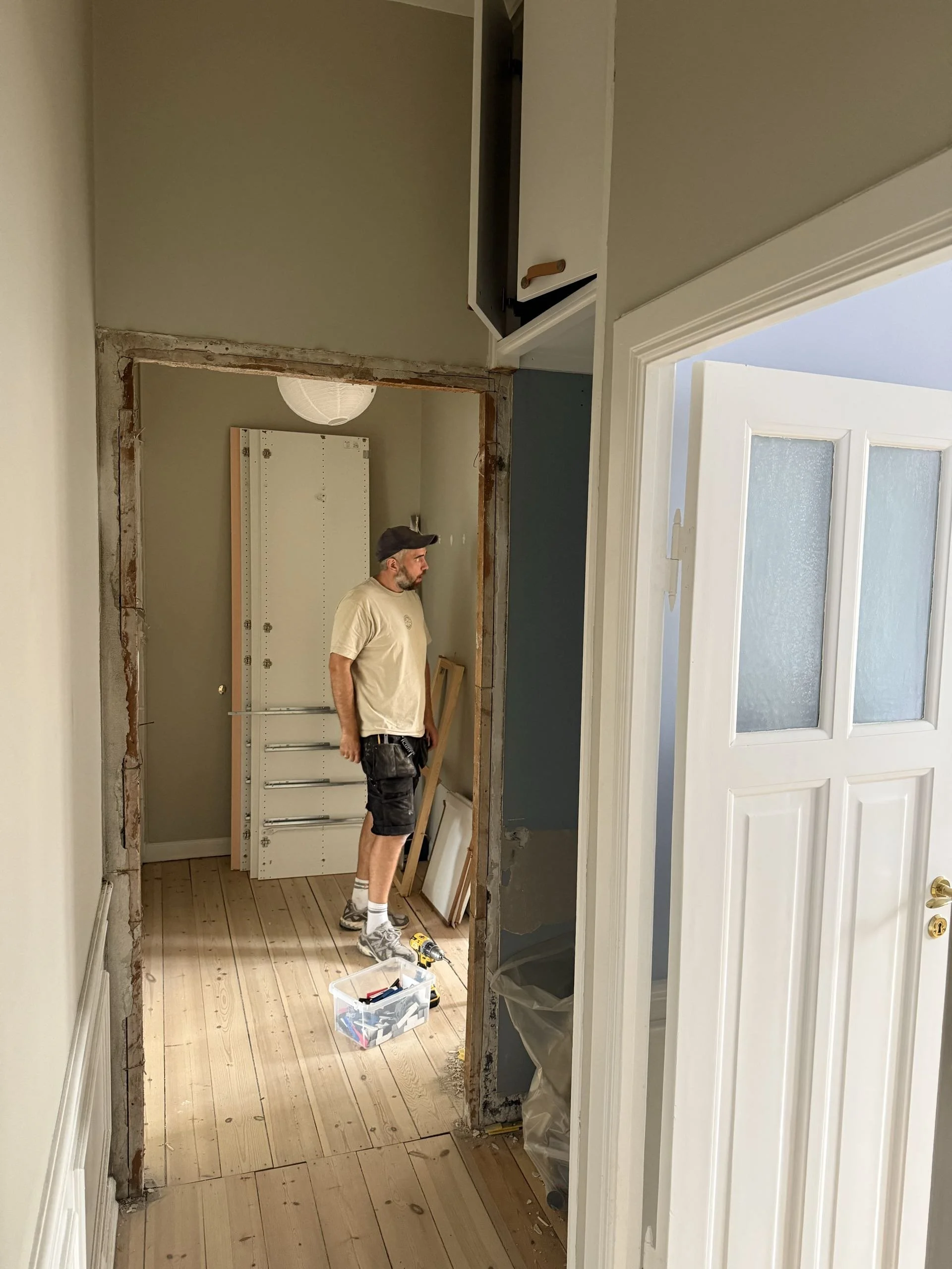 VON HOLMBÄCK under udførelsen af en gennemgribende lejlighedsrenovering og hovedentreprise på østerbro København.