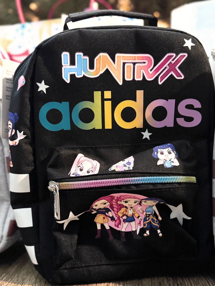 Huntrix Lunch Bag Blk4.png
