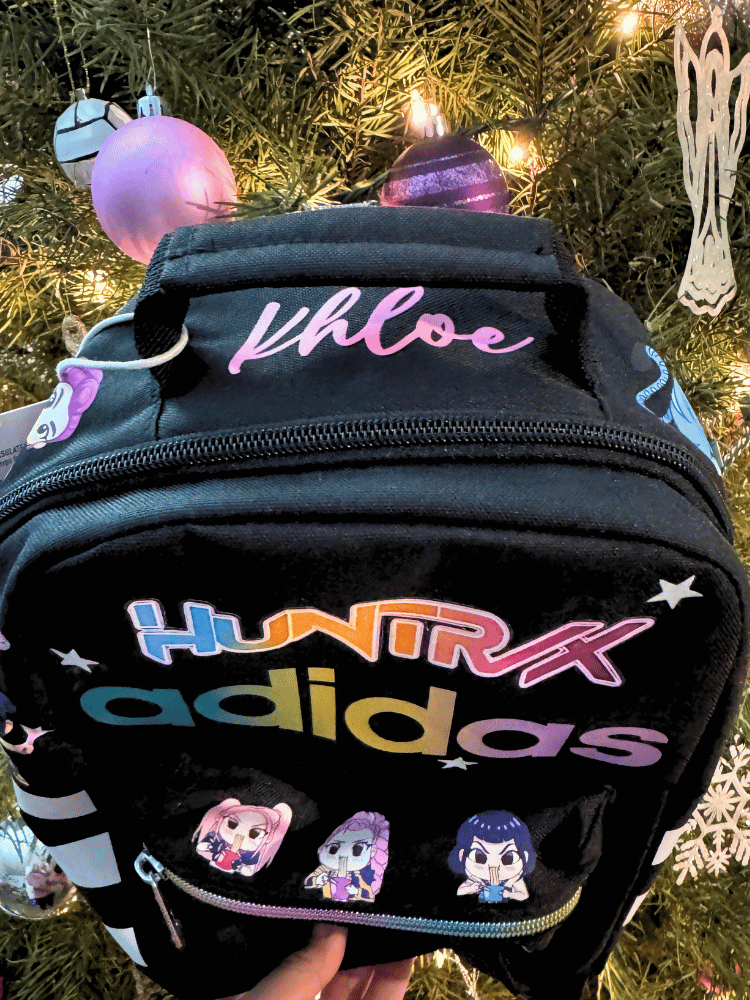 Huntrix Lunch Bag Blk1.png