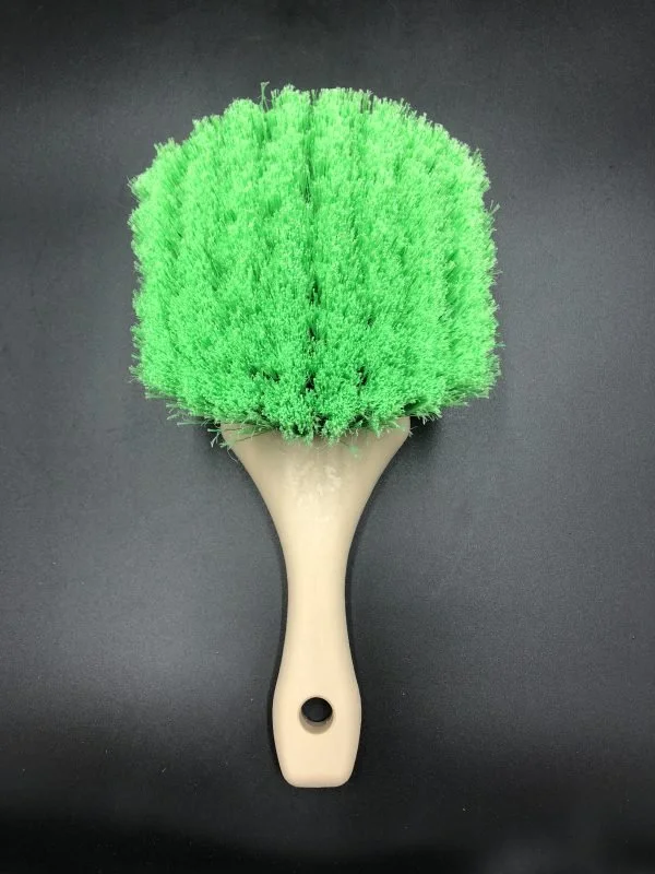 FLAGGED TIP-WHEEL & BODY BRUSH