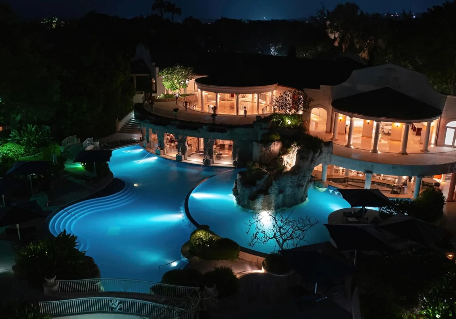 Barbados - here I come!

Off to beautiful Barbados for a three-day stay at the iconic @sandylanehotel .

As a luxury travel advisor, visiting the destinations and properties I recommend is one of the most valuable parts of my job. I&rsquo;ll be spend