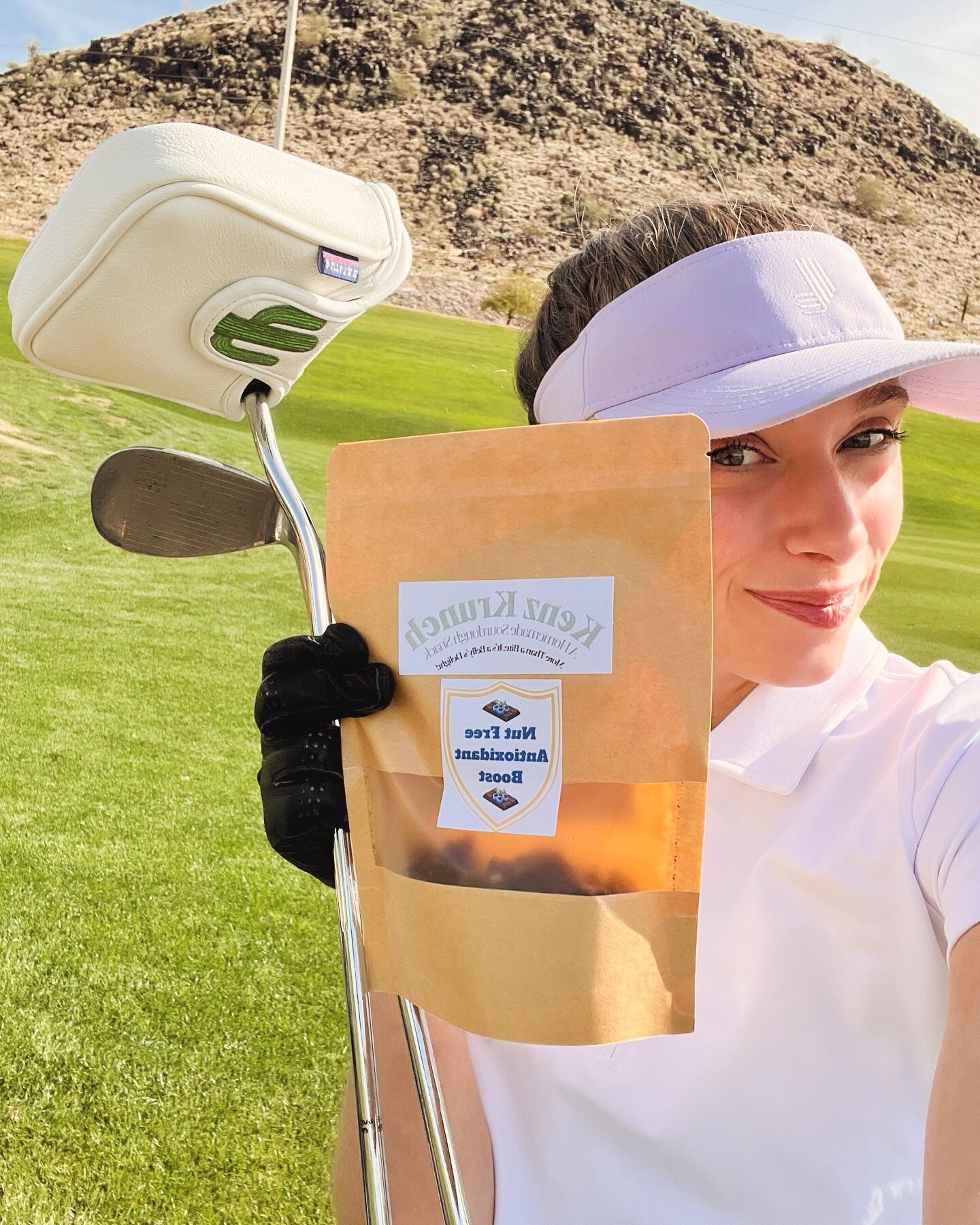 Take Kenz Krunch with you on all your adventures, whether it&rsquo;s to the golf course or on a hike!Our granola will keep you full for hours on end, while supporting not only your energy levels but also your gut health!! 🤩👏🏻#healthyfood #healthys