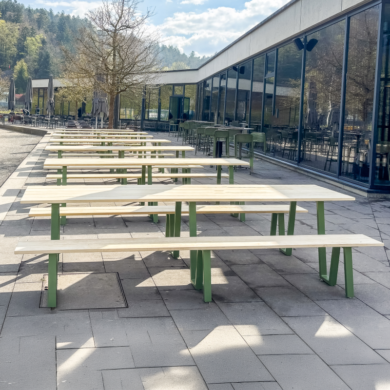 StuhlmitTisch_Outdoor-Möbel_PicNicGarniture_Mood__1.png