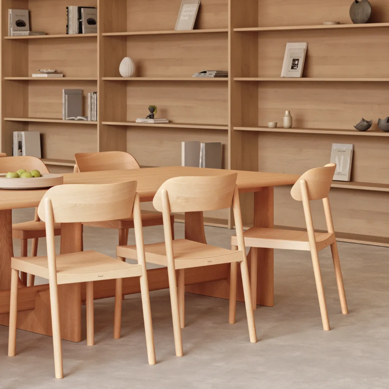 StuhlmitTisch_Indoor-Stuhl_Holzstuhl Nimo_Mood_.png