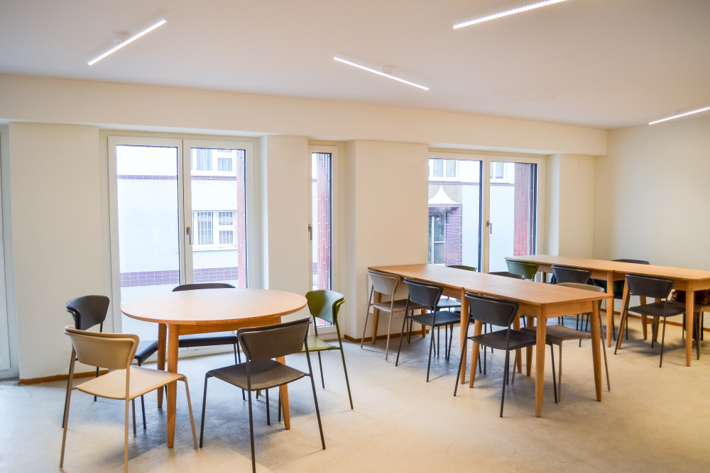 Referenz_Pfarrer-Sieber_Stuhl mit Tisch GmbH (13).png