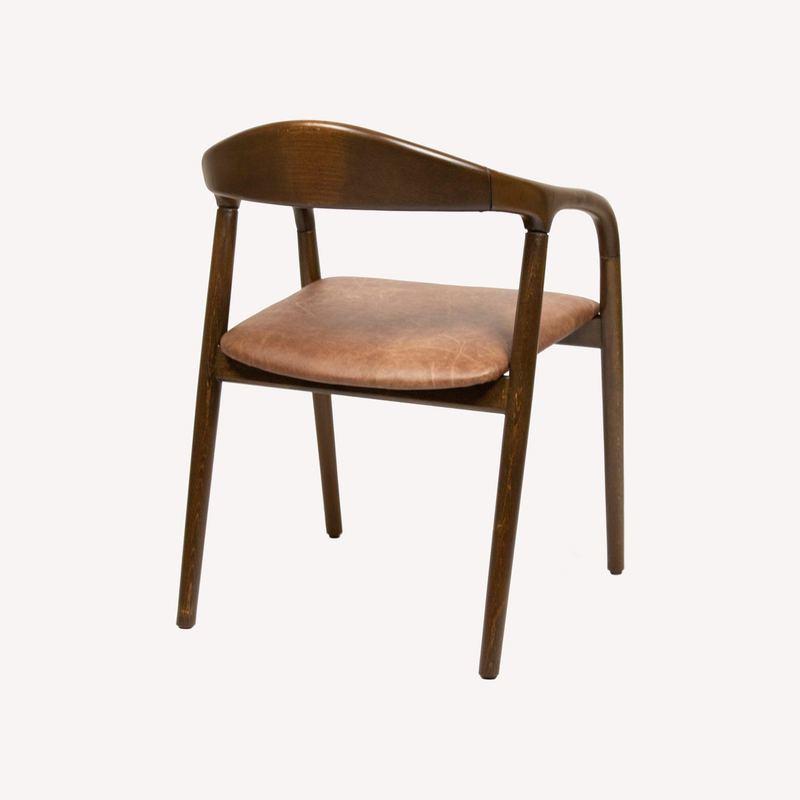 StuhlmitTisch_Indoor-Stuhl_Holzstuhl_Radius_Nussbaum_Rueckseite.png