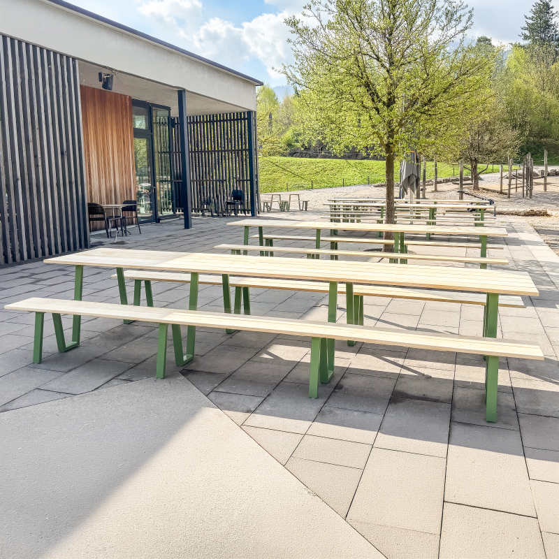 StuhlmitTisch_Outdoor-Möbel_PicNicGarniture_Mood_1.png