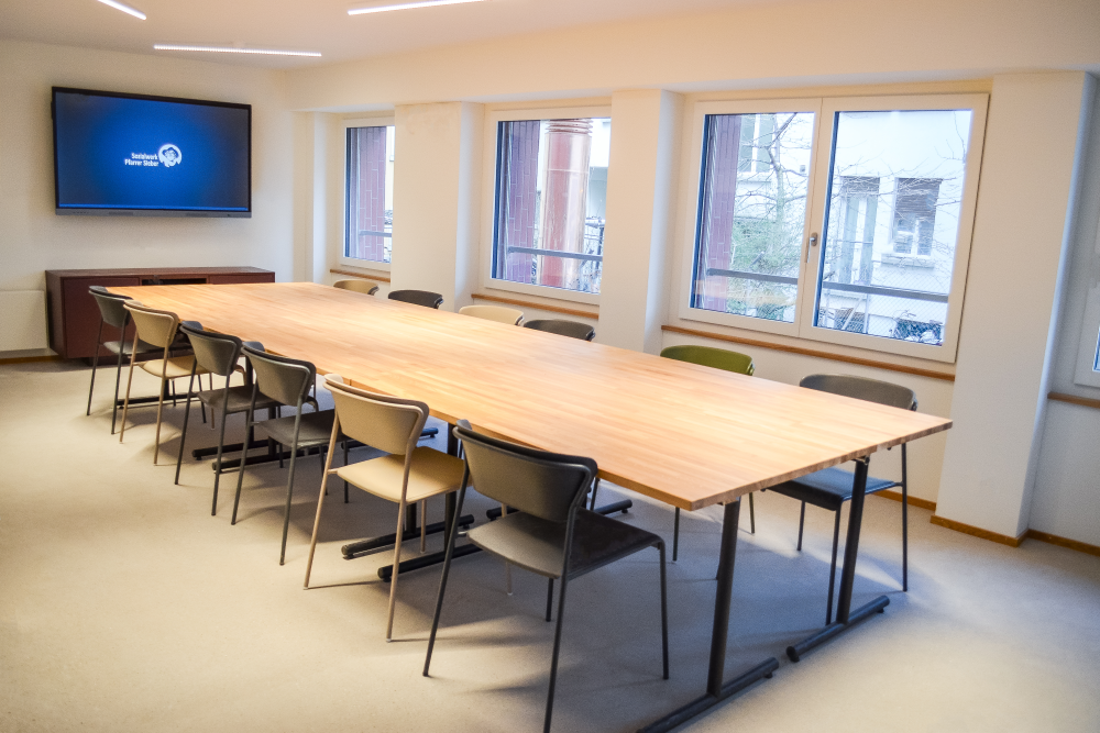 Referenz_Pfarrer-Sieber_Stuhl mit Tisch GmbH (3).png