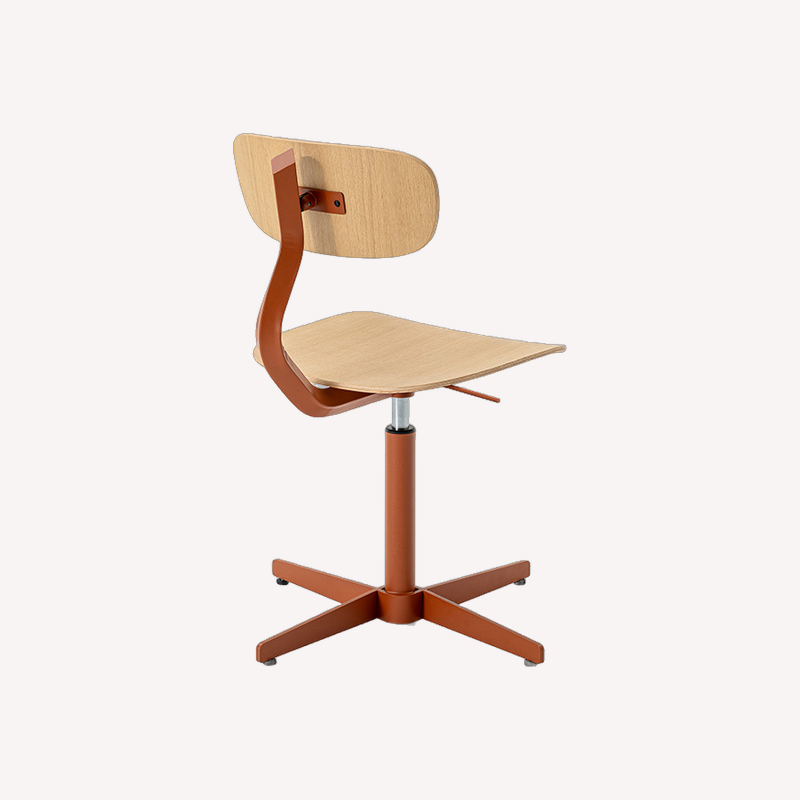 StuhlmitTisch_Indoor-Stuhl_Buerostuhl_Typo_Terracotta_Eiche_Rueckseite.png