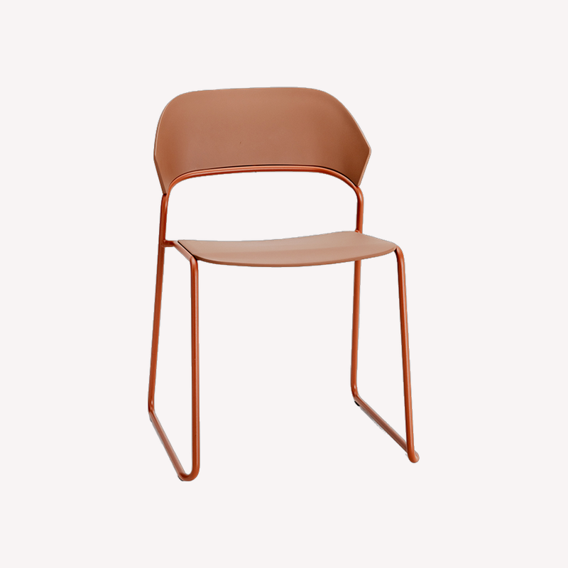 StuhlmitTisch_Indoor-Stuhl_Polypropylenstuhl_Aera_Kufe_Terracotta.png