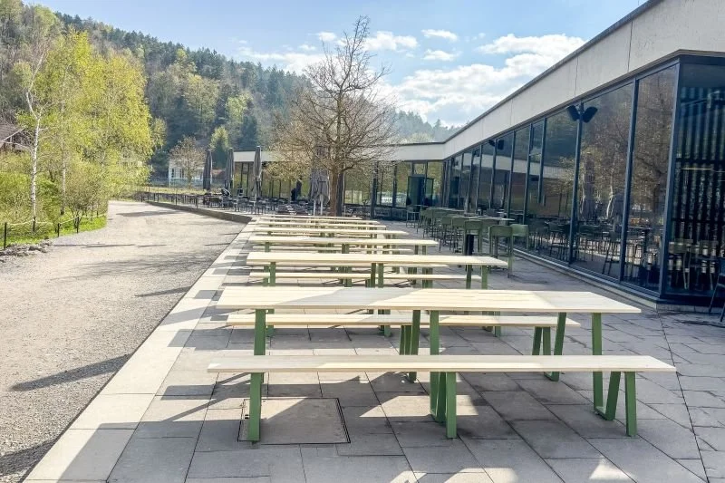 StuhlmitTisch_Referenz_Tierpark_Goldau_Restaurant Grüne Gans (13).jpg
