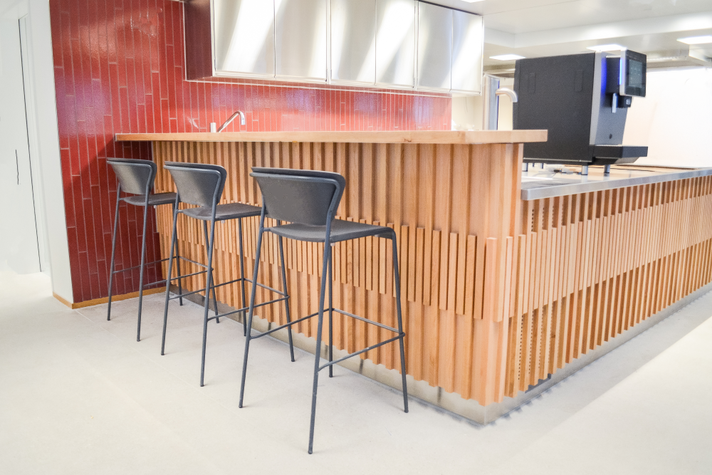 Referenz_Pfarrer-Sieber_Stuhl mit Tisch GmbH (4).png