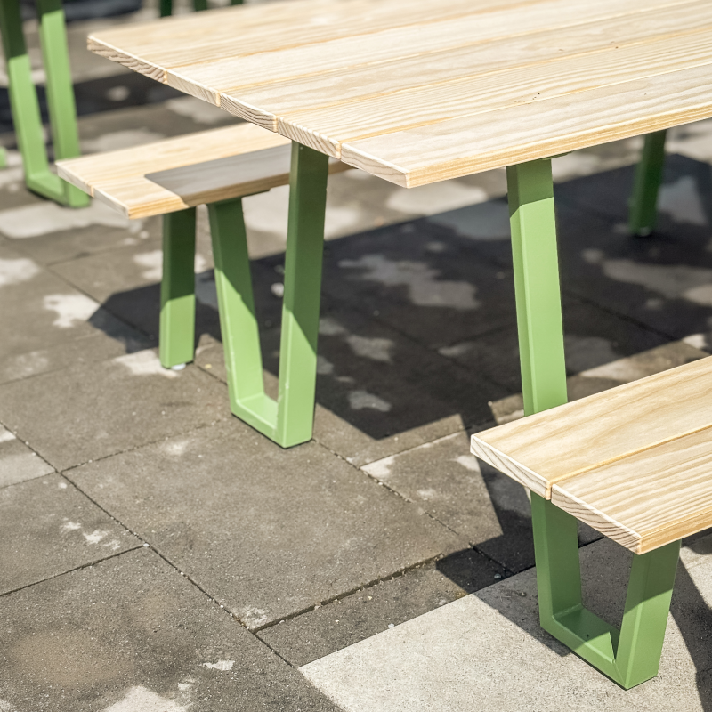 StuhlmitTisch_Outdoor-Möbel_PicNicGarniture_Mood.png