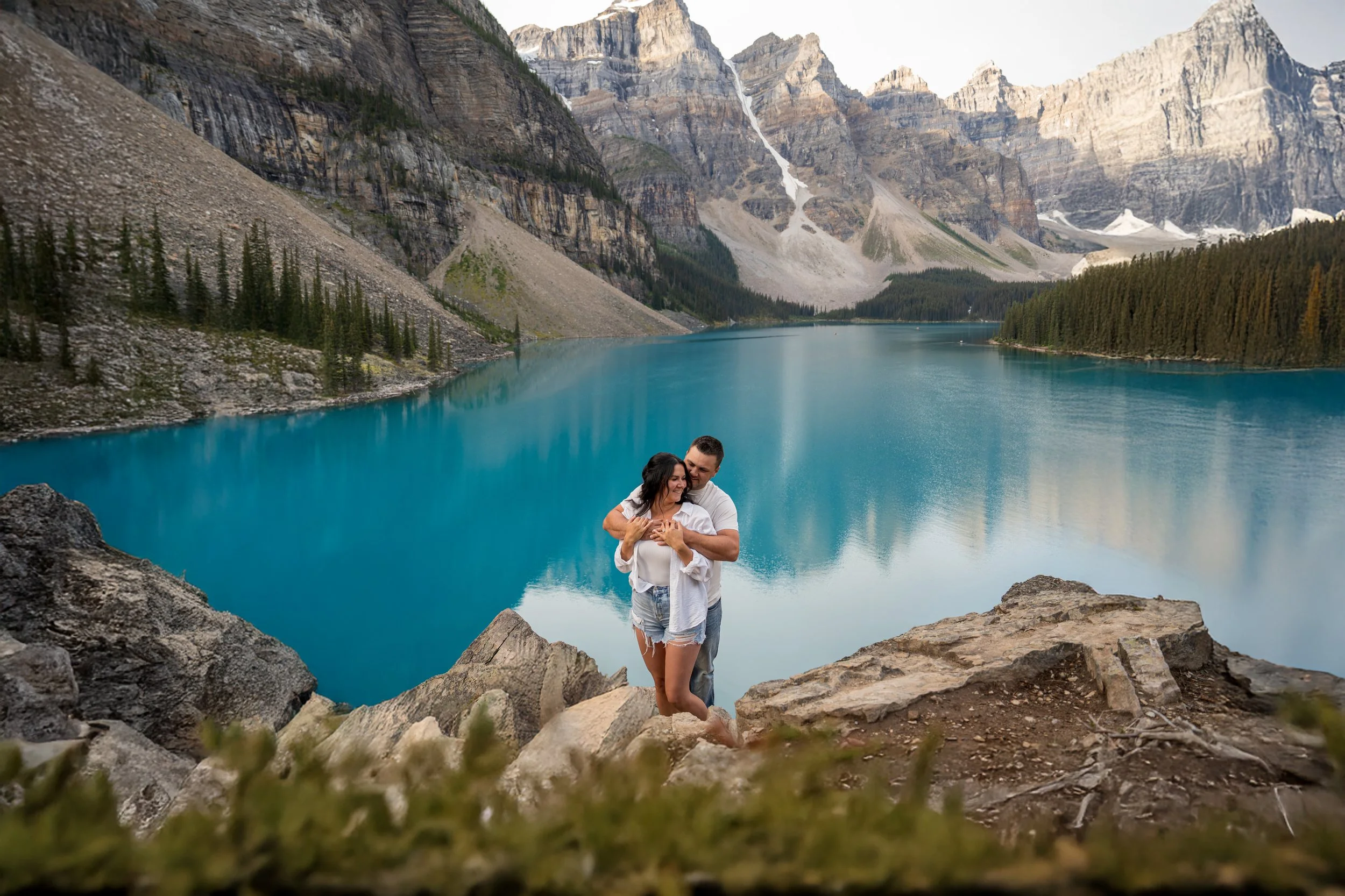 Amanda &amp; Evan at Moraine Lake | Romantic Banff Couple Session