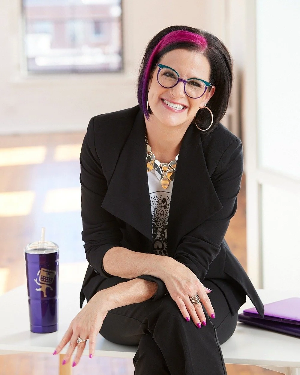 Psst. Hey, freelancers. And solopreneurs. 

This is the secret sauce. 💯

THIS is what separates the adults from the children. 

The serious business owners from the fly-by-night freelancers. 

The ones who are more likely to  make it than the ones w