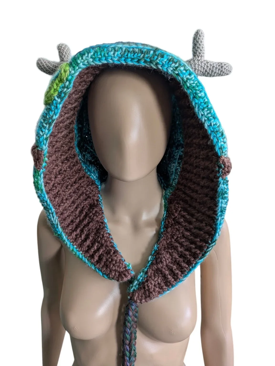 woodland-antler-hood-front-hooked-upstate.webp