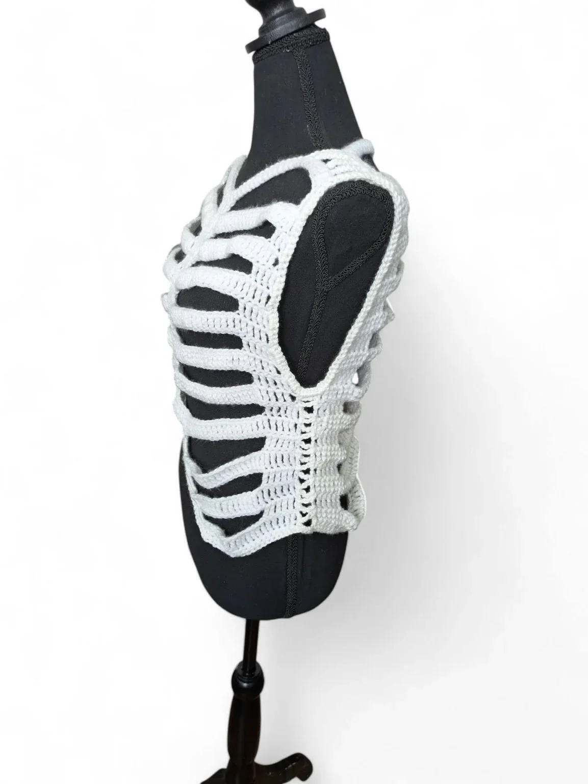 crochet-ribcage-top-side.webp