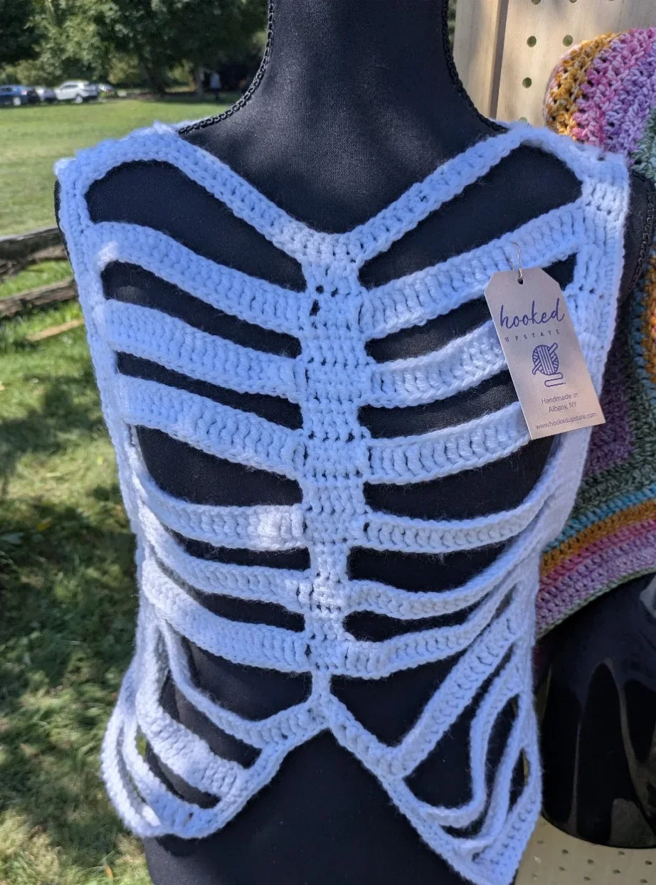 crochet-ribcage-top-festival-front.webp