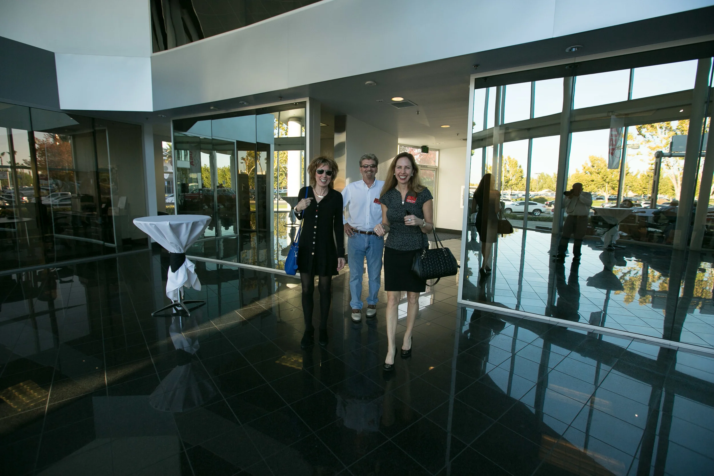 BMW Fresno Decor 9285.jpg
