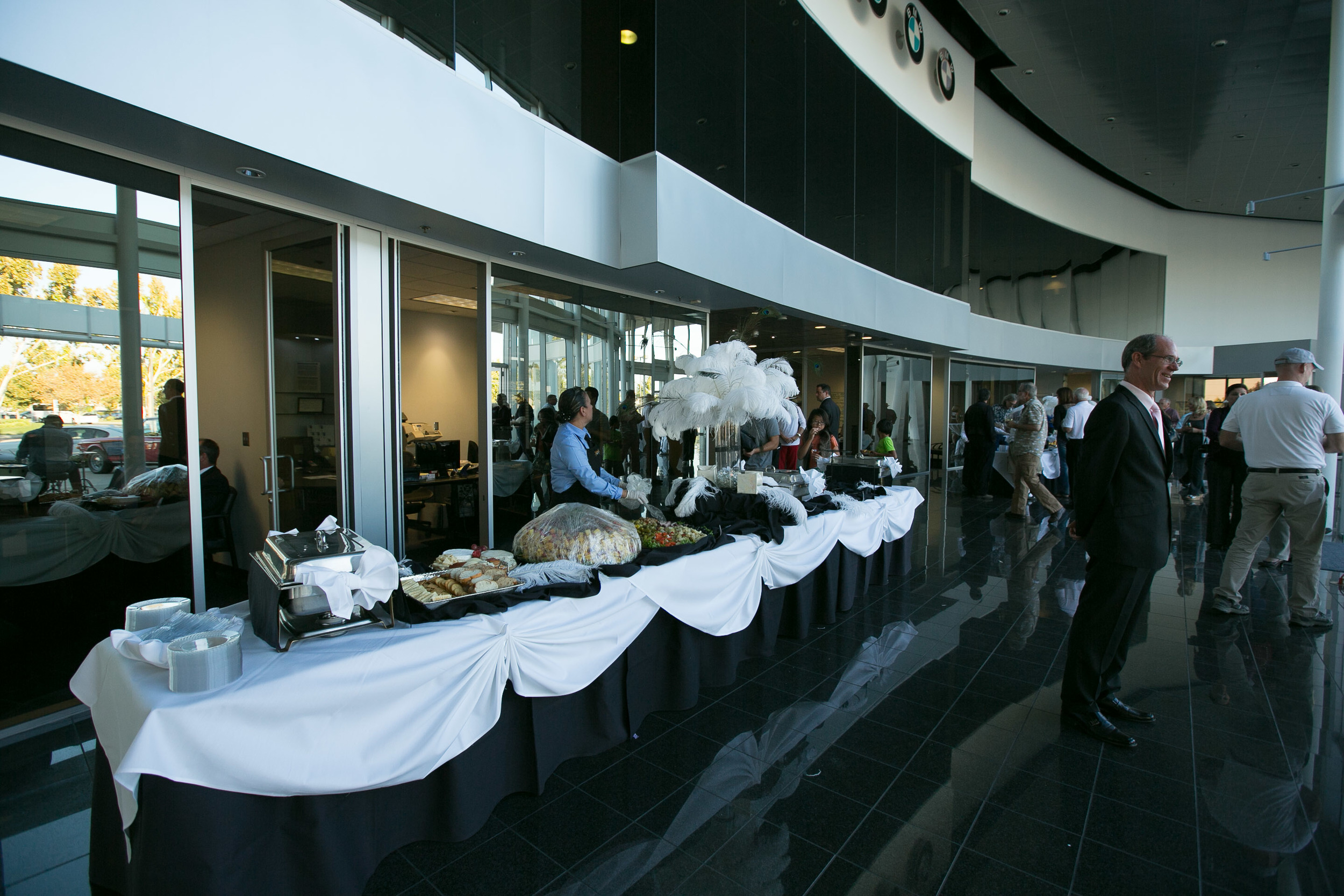 BMW Fresno Decor 9282.jpg