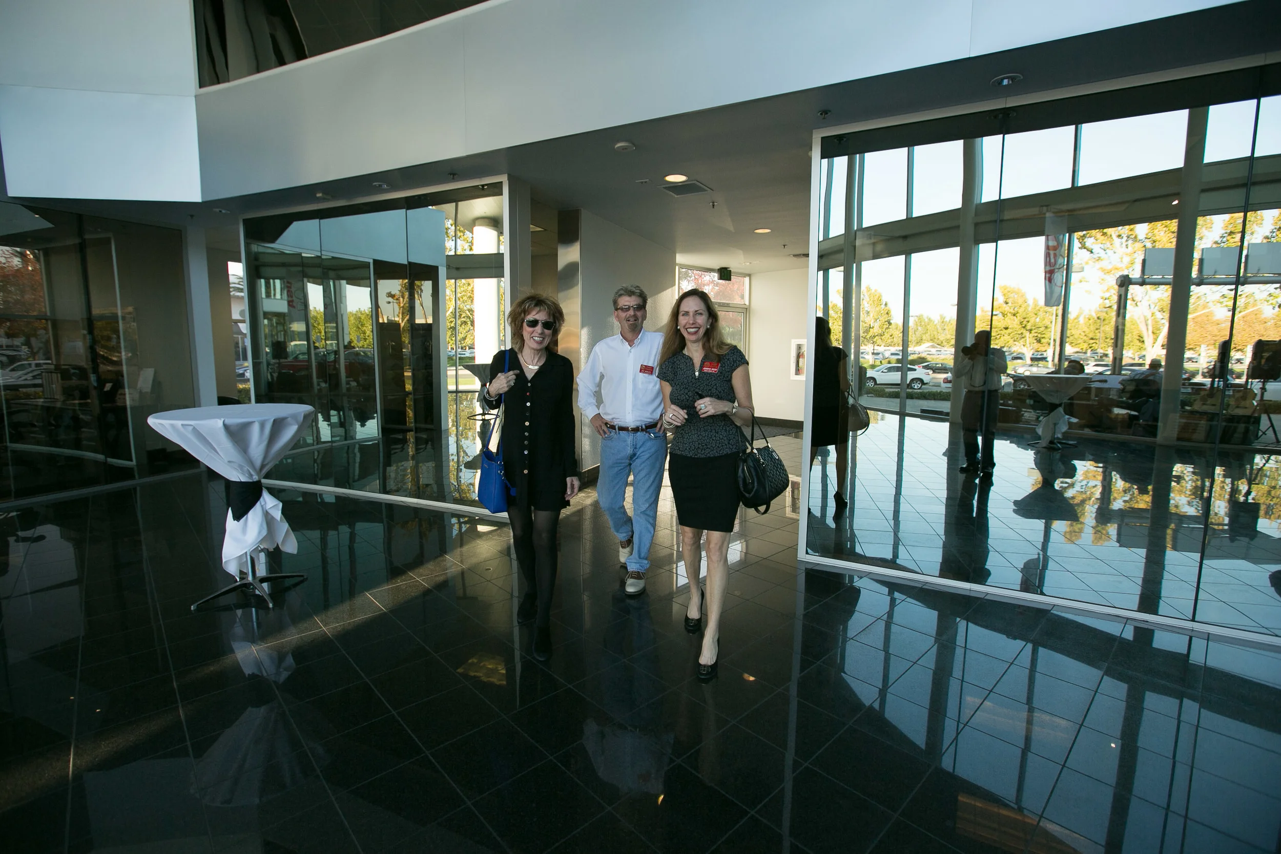 BMW Fresno Decor 9284.jpg