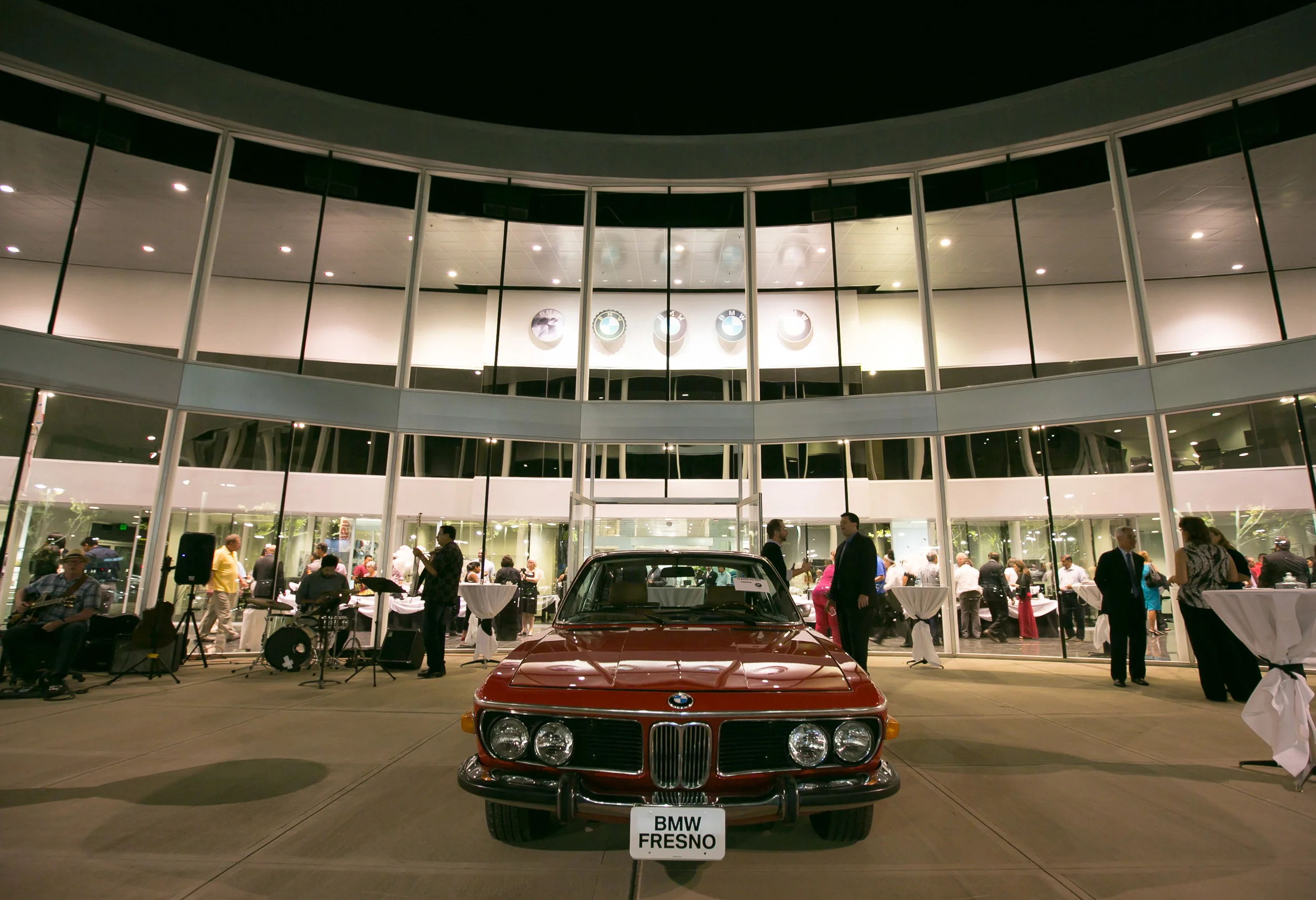 BMW Fresno Decor 9299.jpg