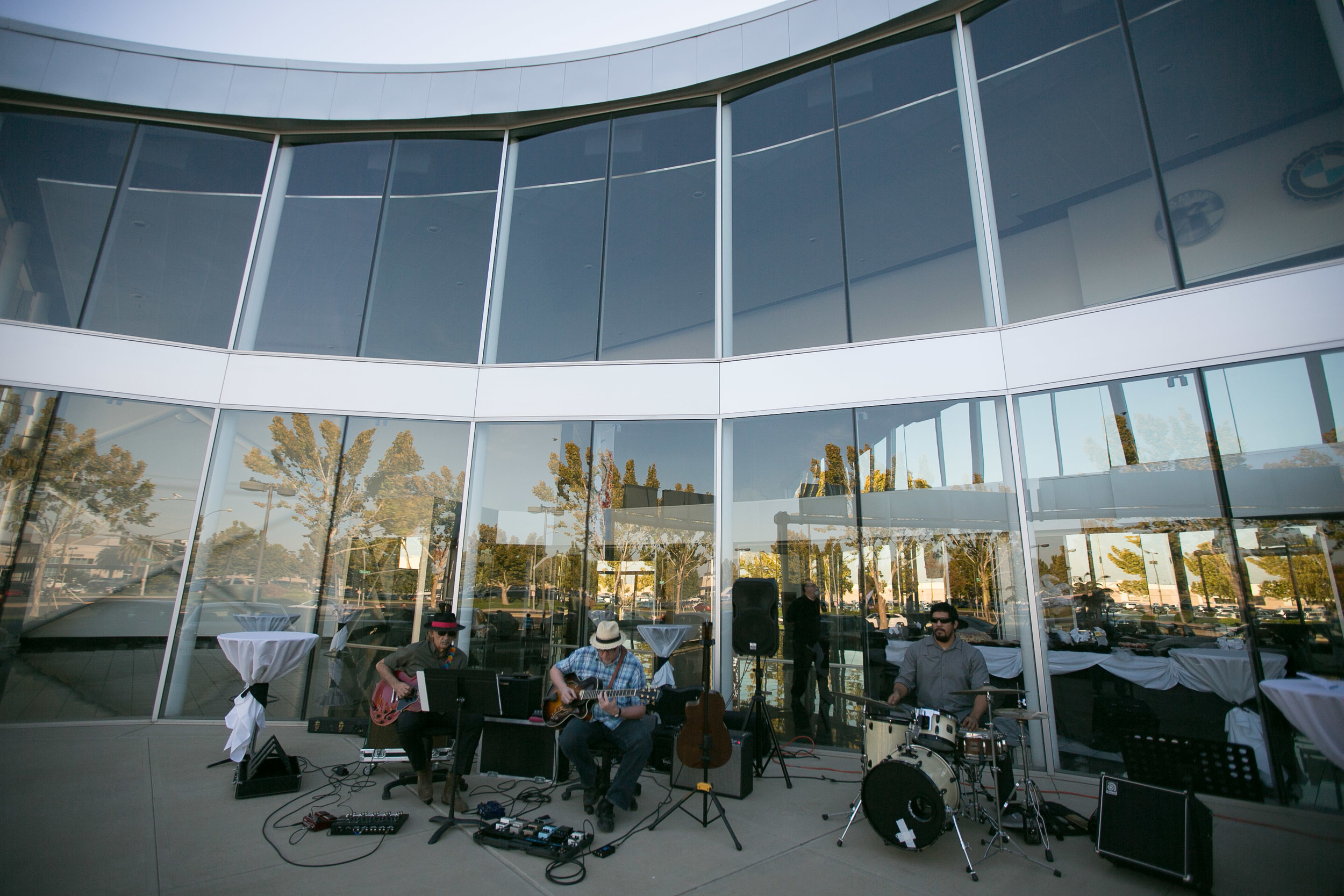BMW Fresno Decor 9274.jpg