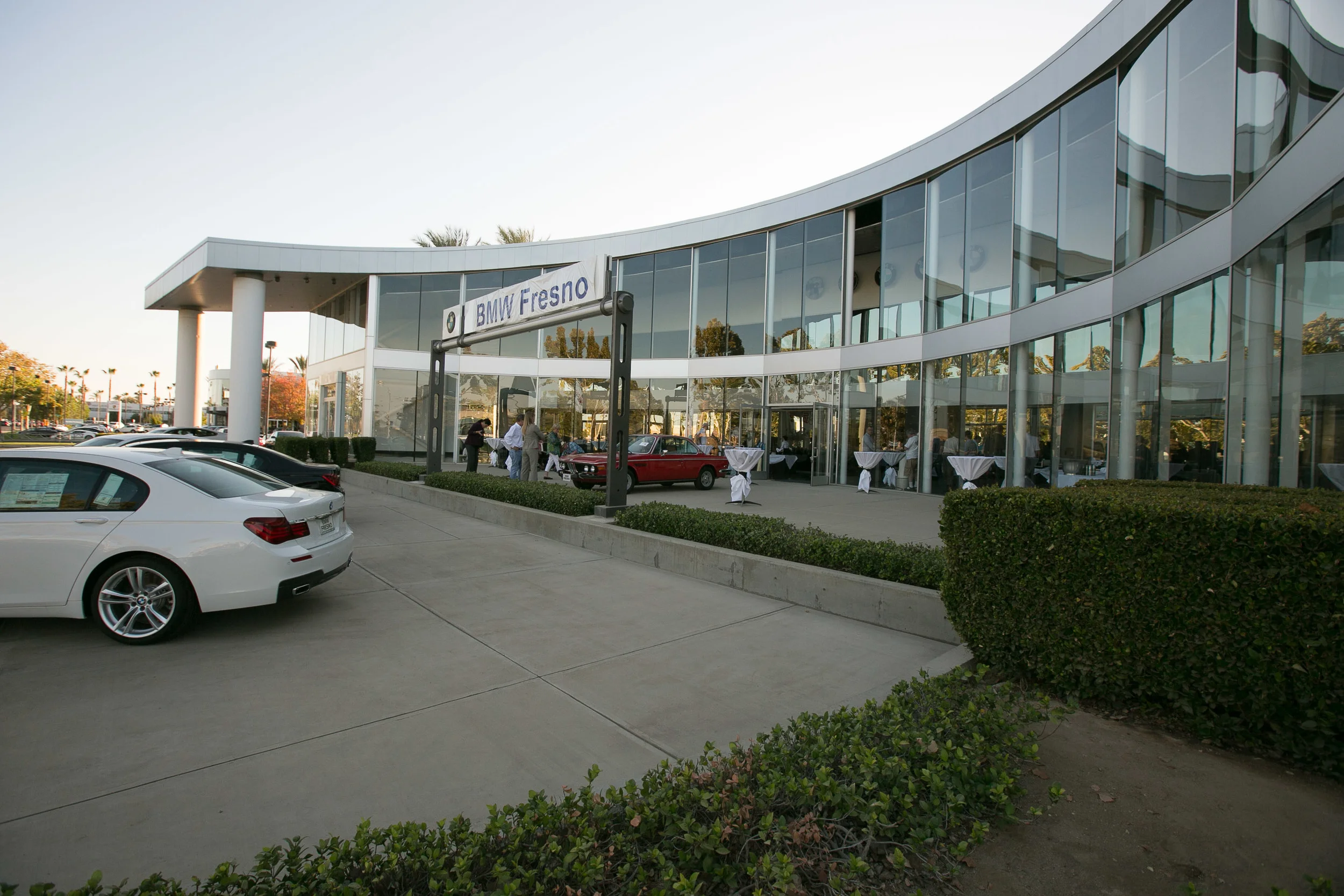 BMW Fresno Decor 9290.jpg