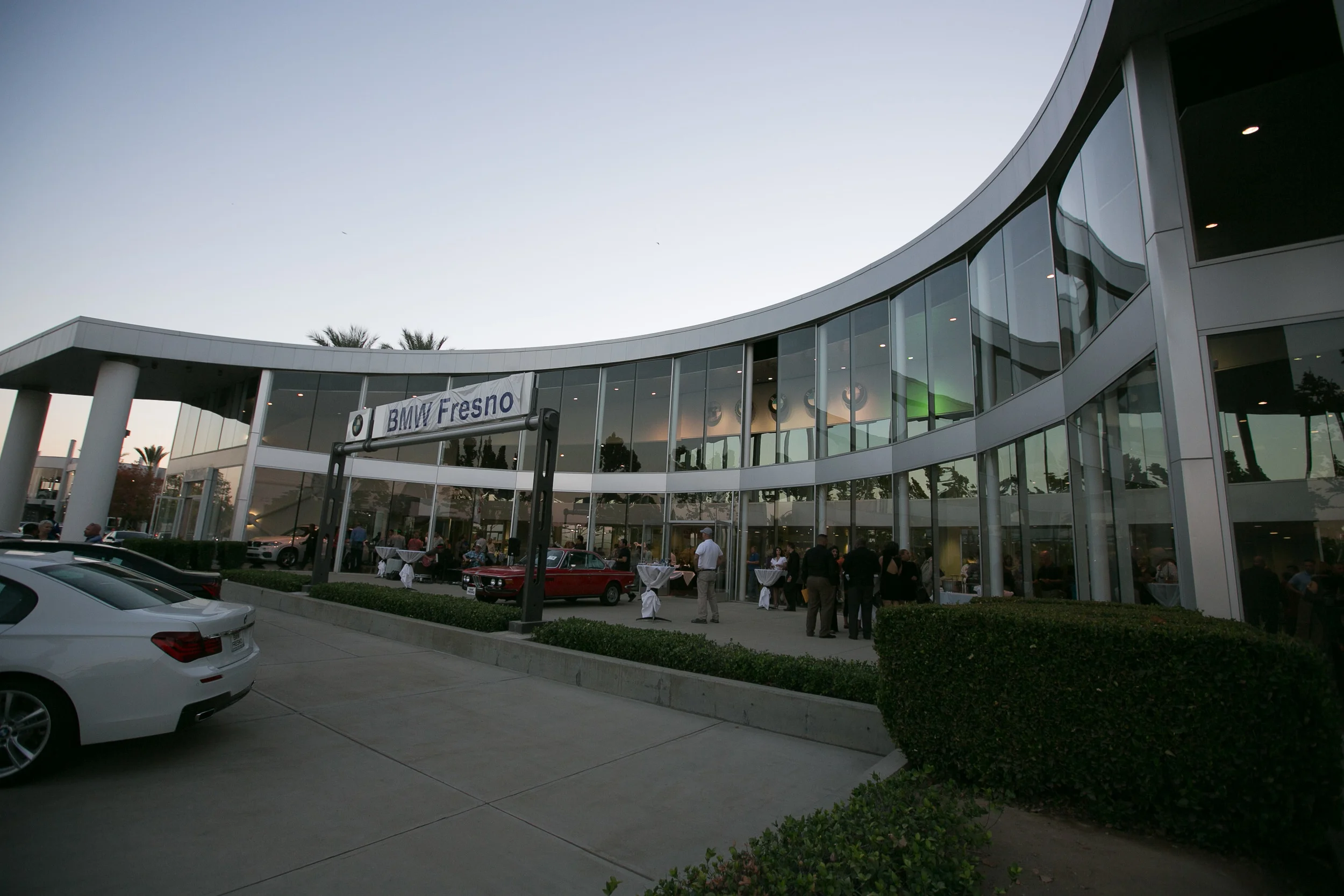 BMW Fresno Decor 9292.jpg