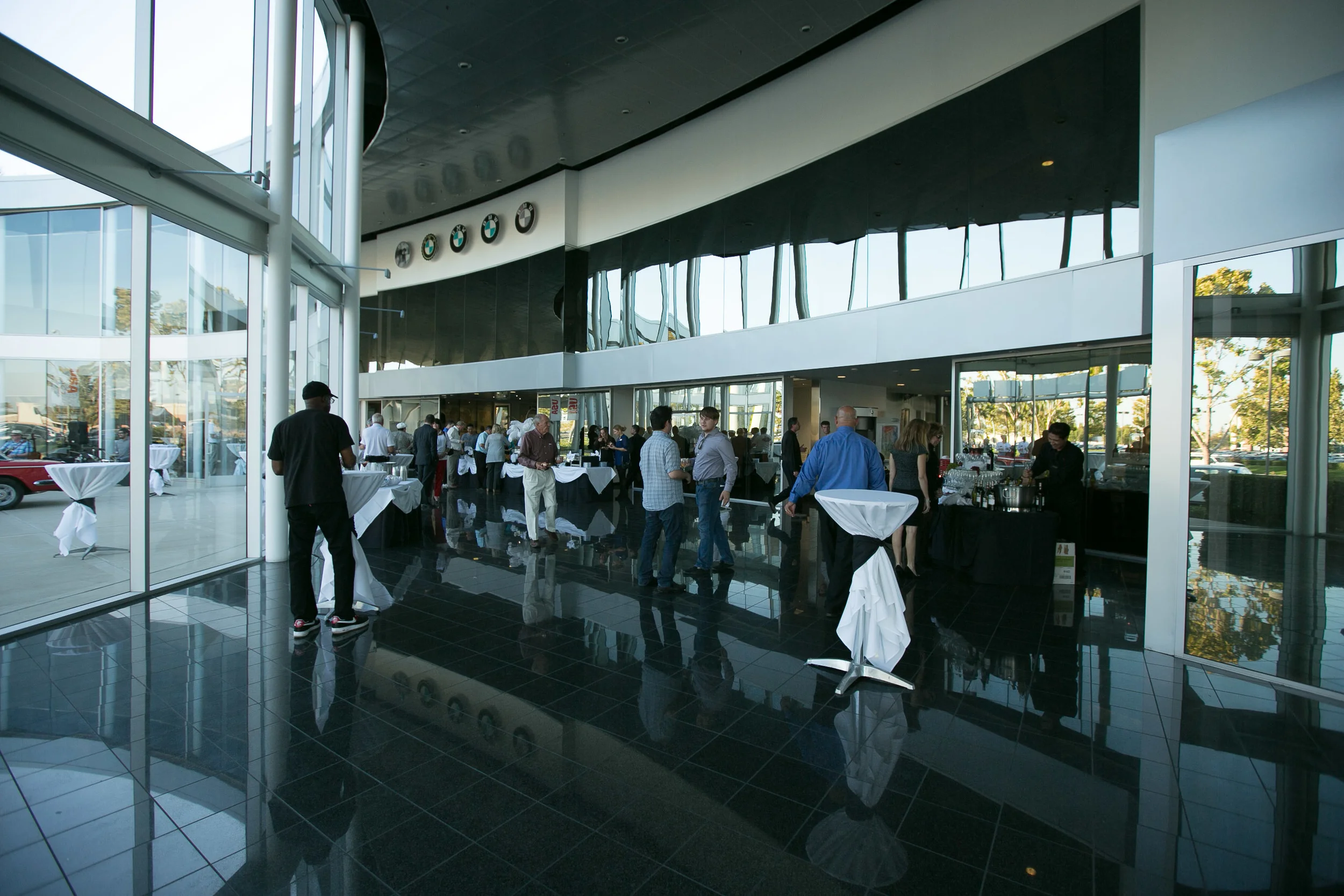 BMW Fresno Decor 9289.jpg