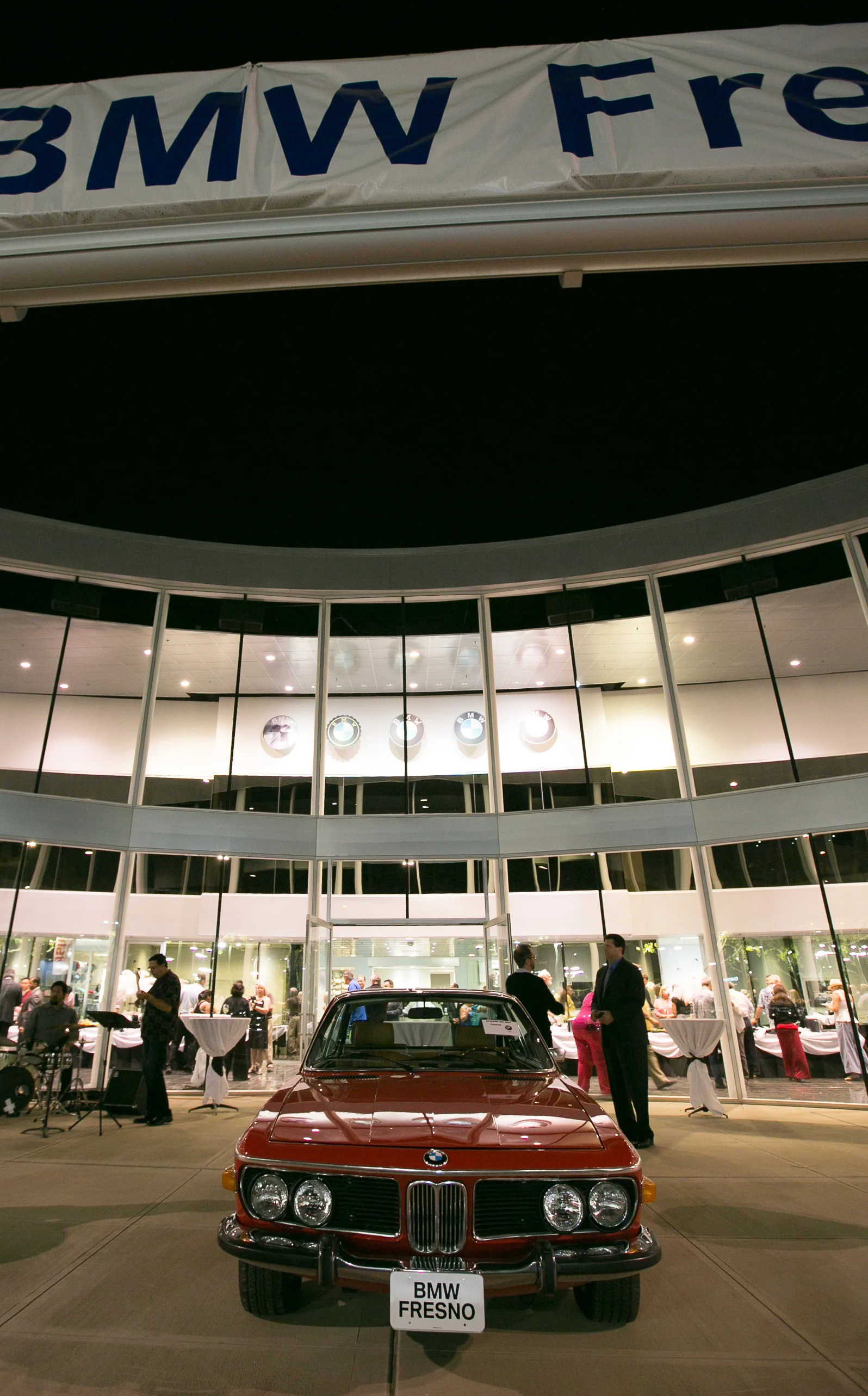 BMW Fresno Decor 9300.jpg