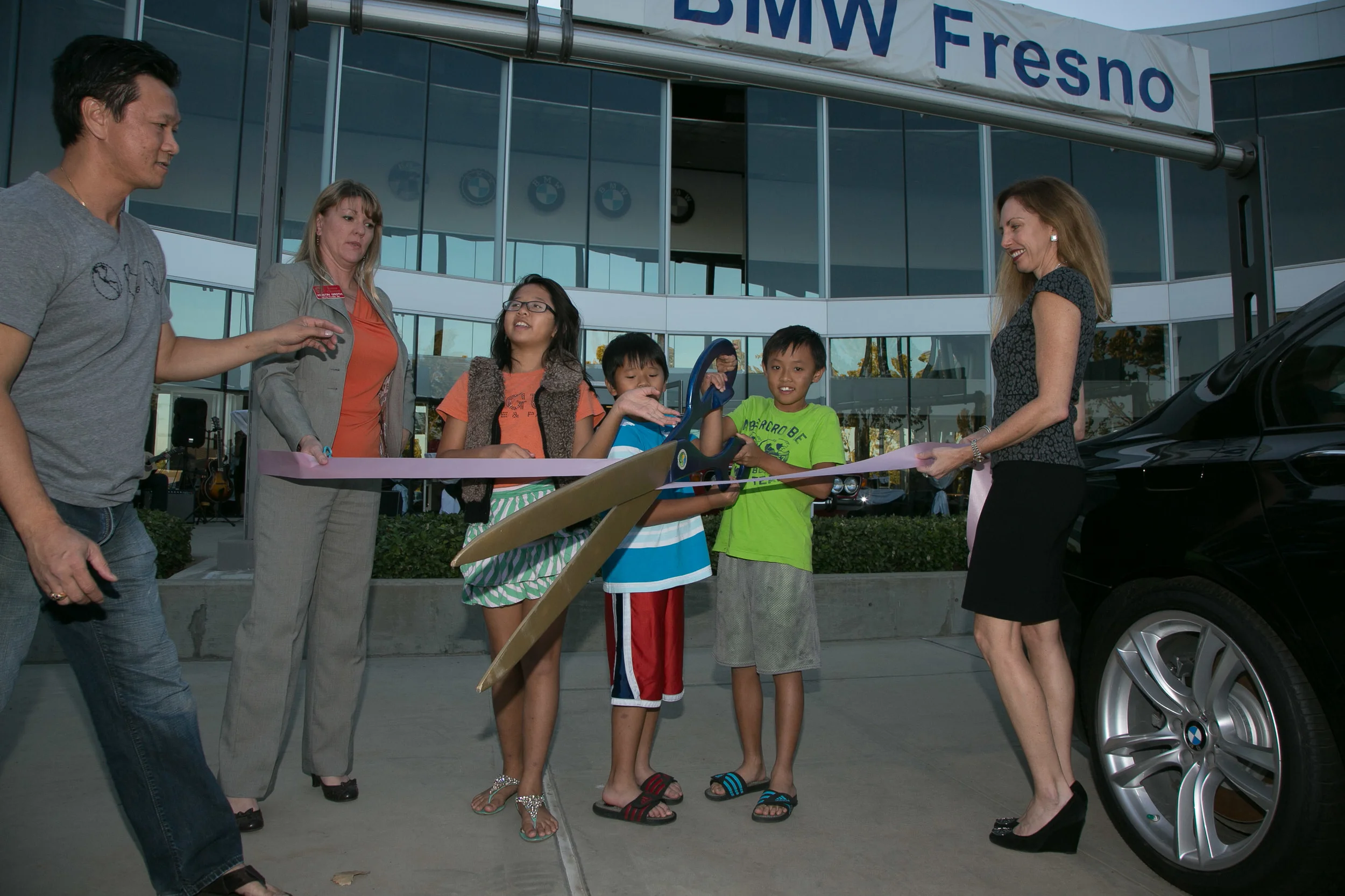 BMW Fresno Ribbon Cutting 9327.jpg